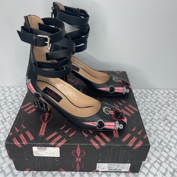 Valentino Garavani Love Blade Embellished Ankle Strap 65mm Pumps, Black, size 7 - Picture 14 of 15